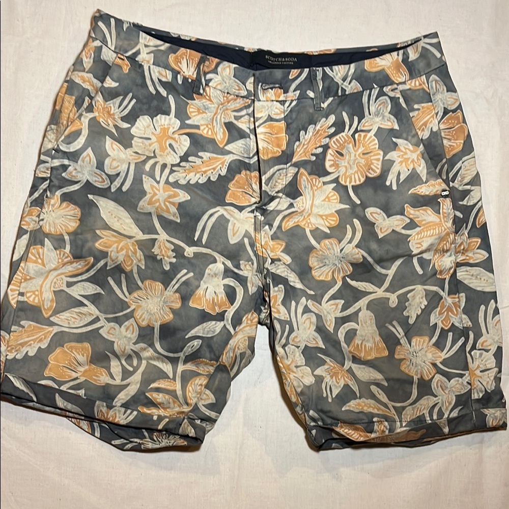 Scotch & Soda Floral Print Men's Shorts in Gray & Mustard